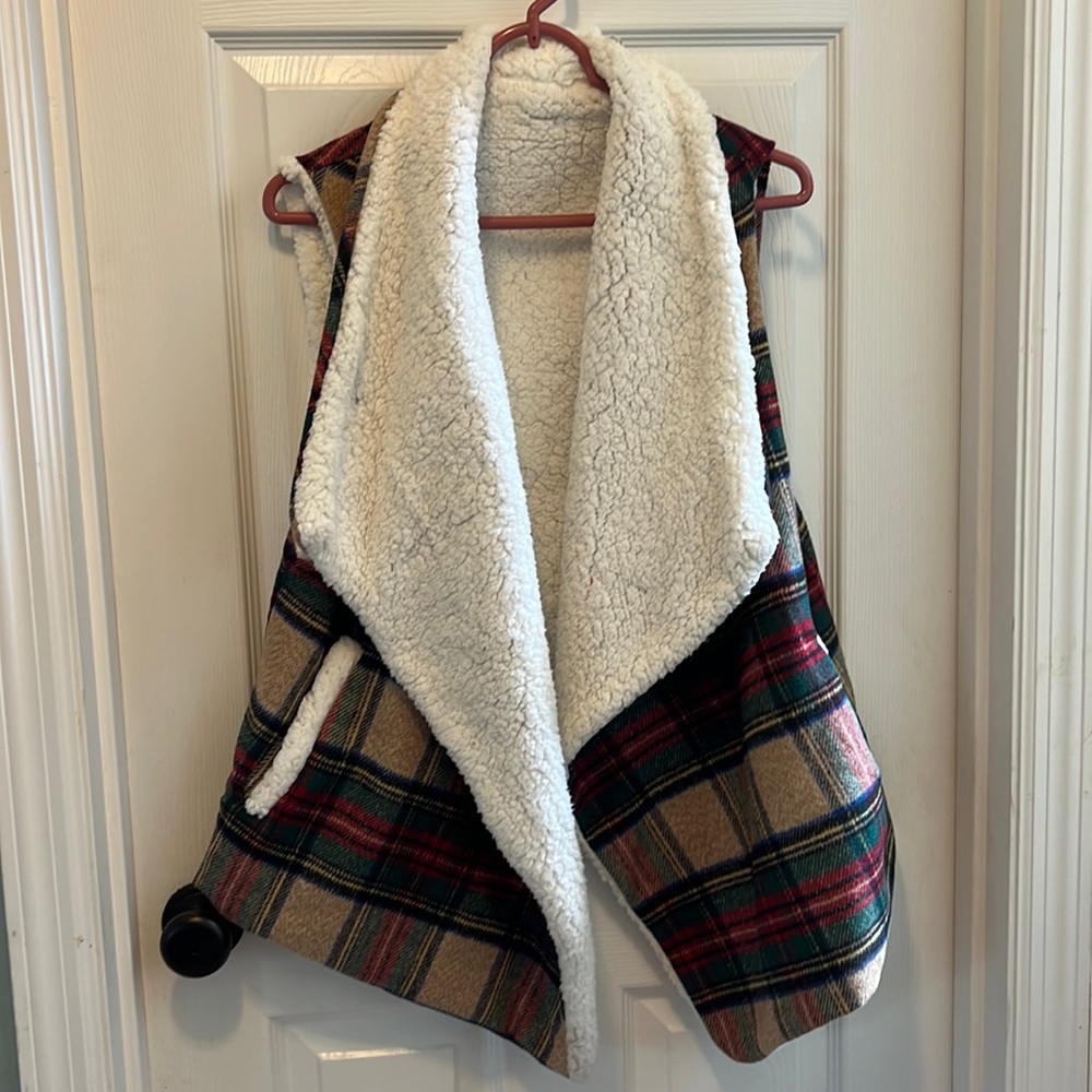Medium fleeced lined vest with Christmas plaid